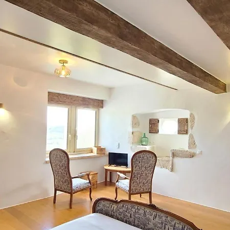 Petit De Calvet Sainte-Croix (Lot)